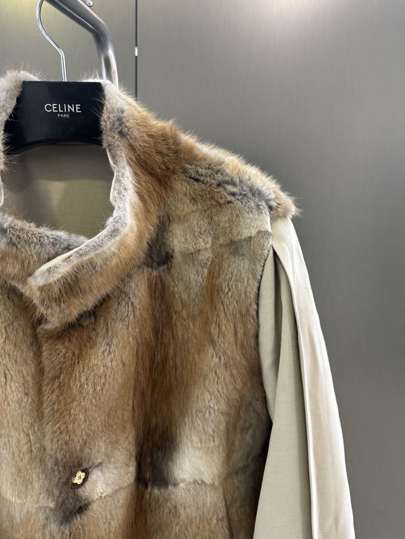 Ce1i*e outwears